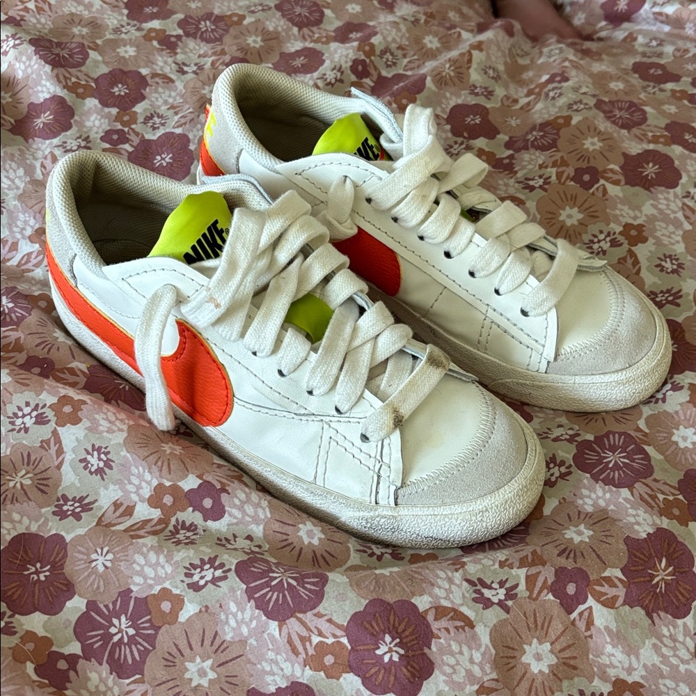 Nike Wmns Blazer Low '77 Jumbo 'Sail Rush Orange
